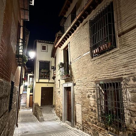 Apart. Palacio Canónigo 7 - Junto Catedral Toledo Exterior foto