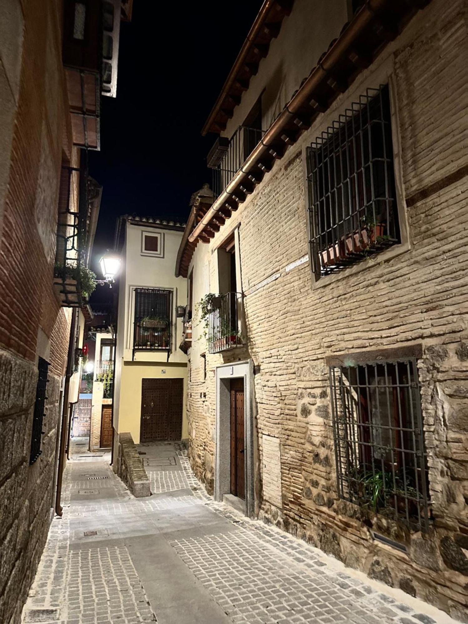 Apart. Palacio Canónigo 7 - Junto Catedral Toledo Exterior foto